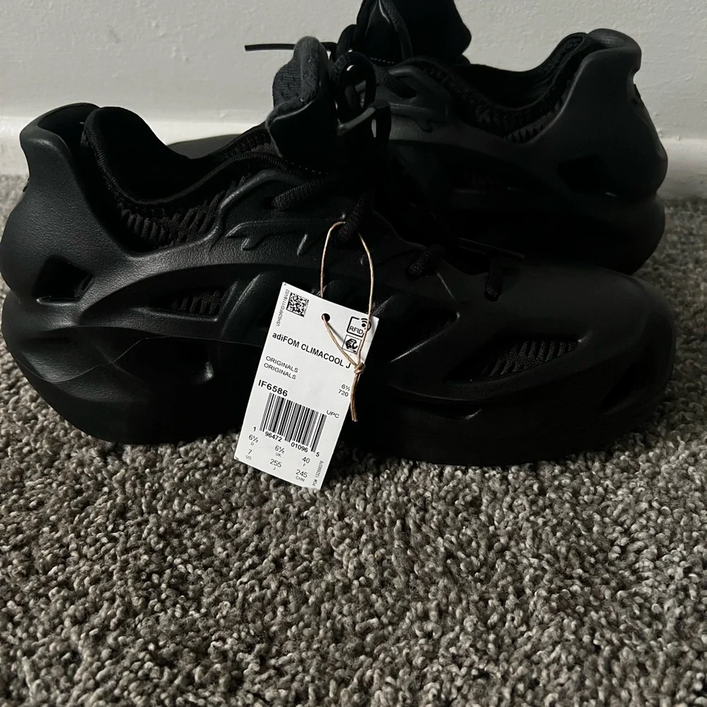 New Adidas Black Climacool Athletic Shoes - Picture 6 of 6